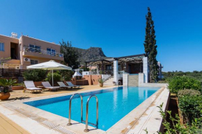 Erondas Villa with shared Pool in Koutouloufari